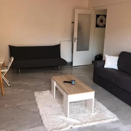 Large Studio With Balcony In Appartamento